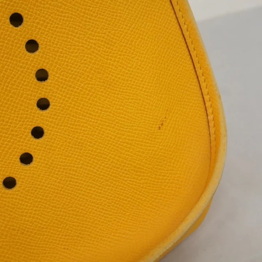 Authentic HERMES EVELYNE GM clemence Jaune Amber yellow crossbody bag - Picture 11 of 16